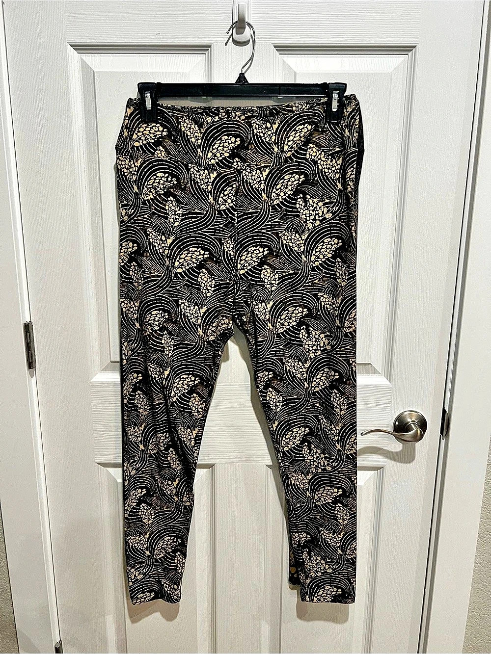3 Pair XXL LuLaRoe Abstract Pattern Leggings in Black & Gold and Blur and Gold